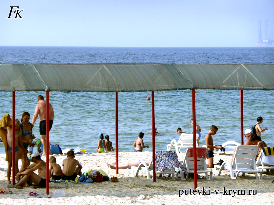 Песчаный пляж Черноморское Крыма