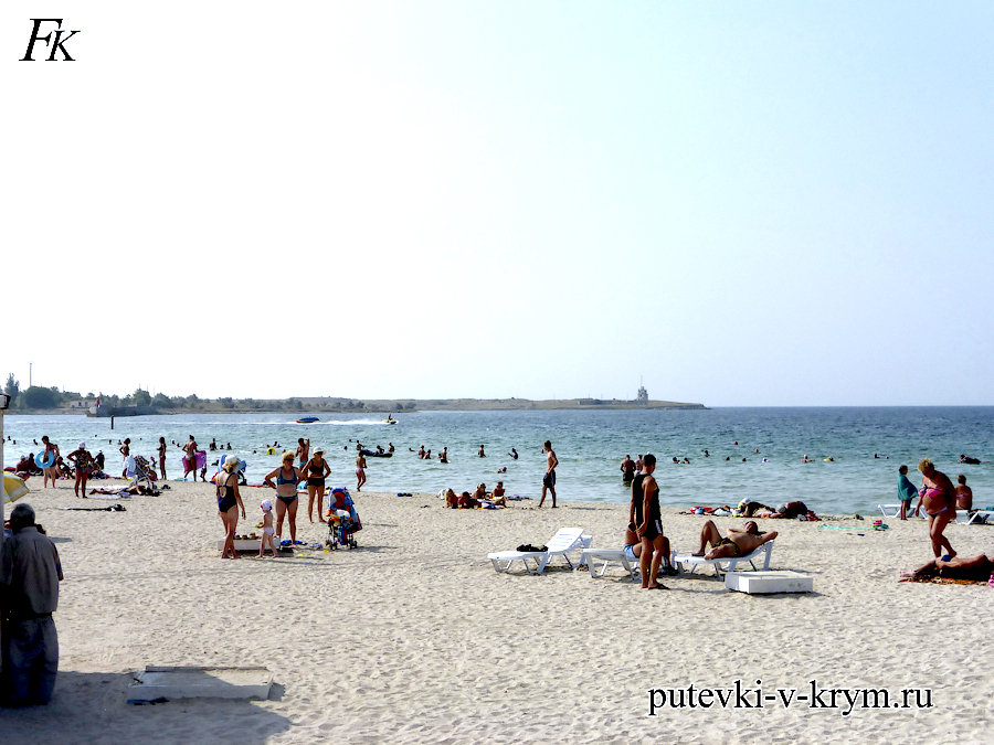 Песчаный пляж Черноморское Крыма