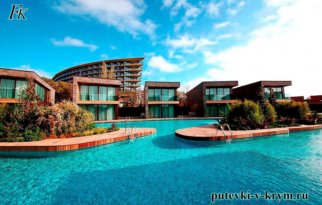 Фото отели с бассейном